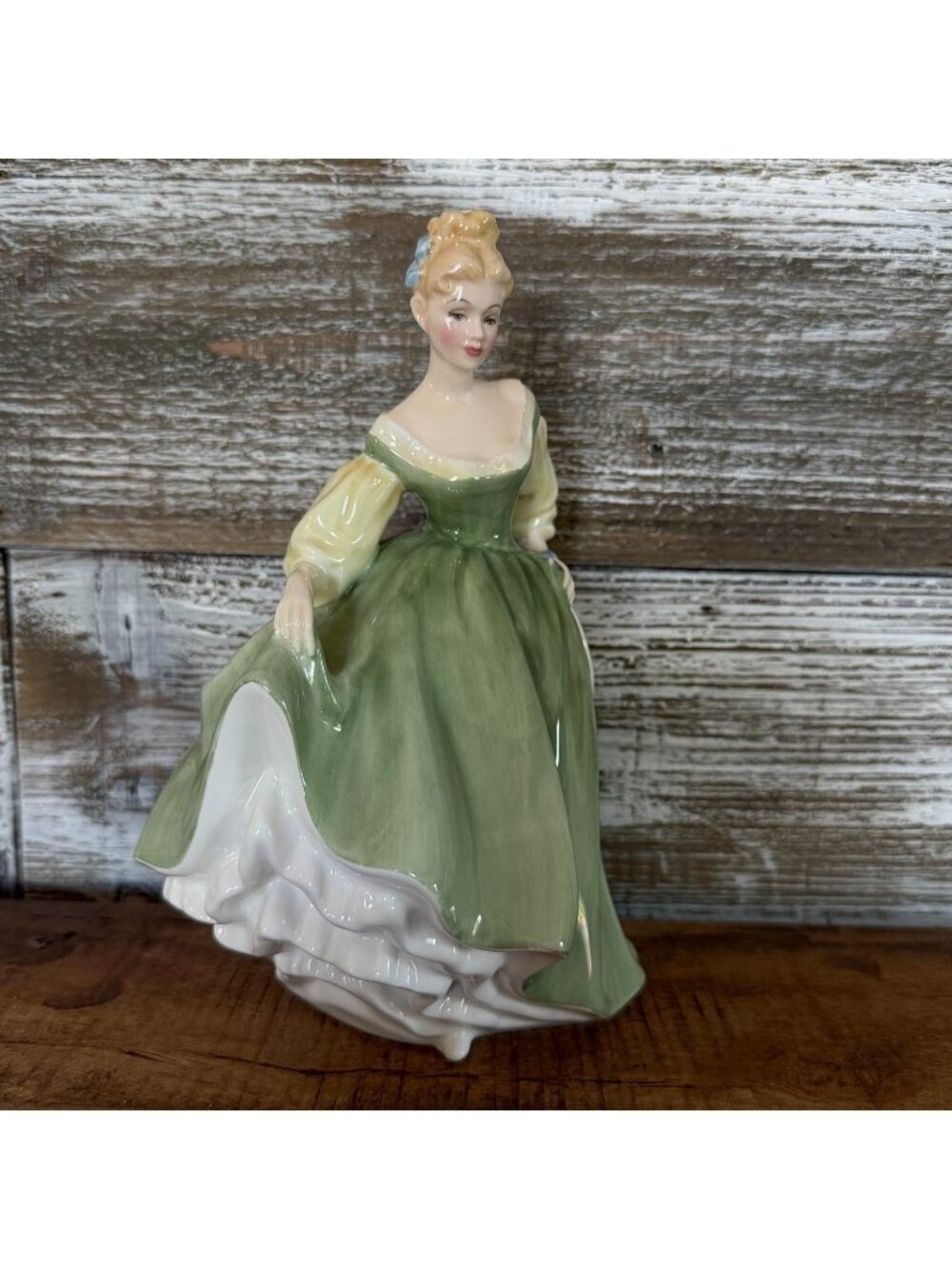 Royal Doulton Fair Lady Figurine HN2193 Woman in Green Dress England Bone China